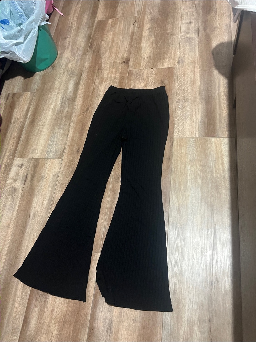 SHEIN Black Ribbed Flare Leggings
